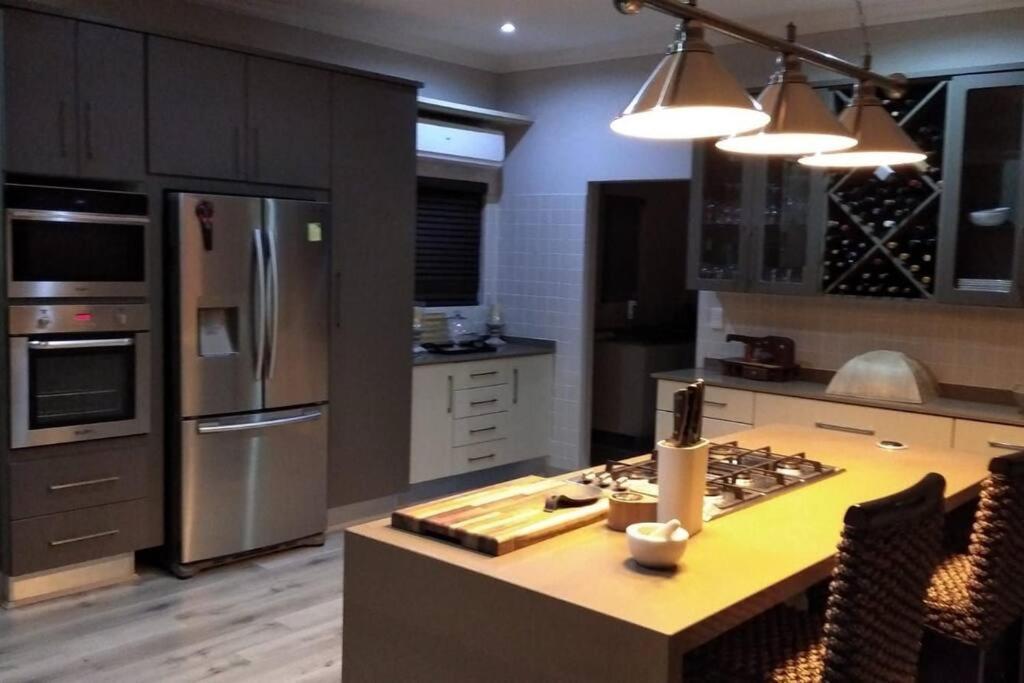 Pecanwood Estate Luxury Villa 5 Bedrooms With Pool Хартбиспурт Экстерьер фото